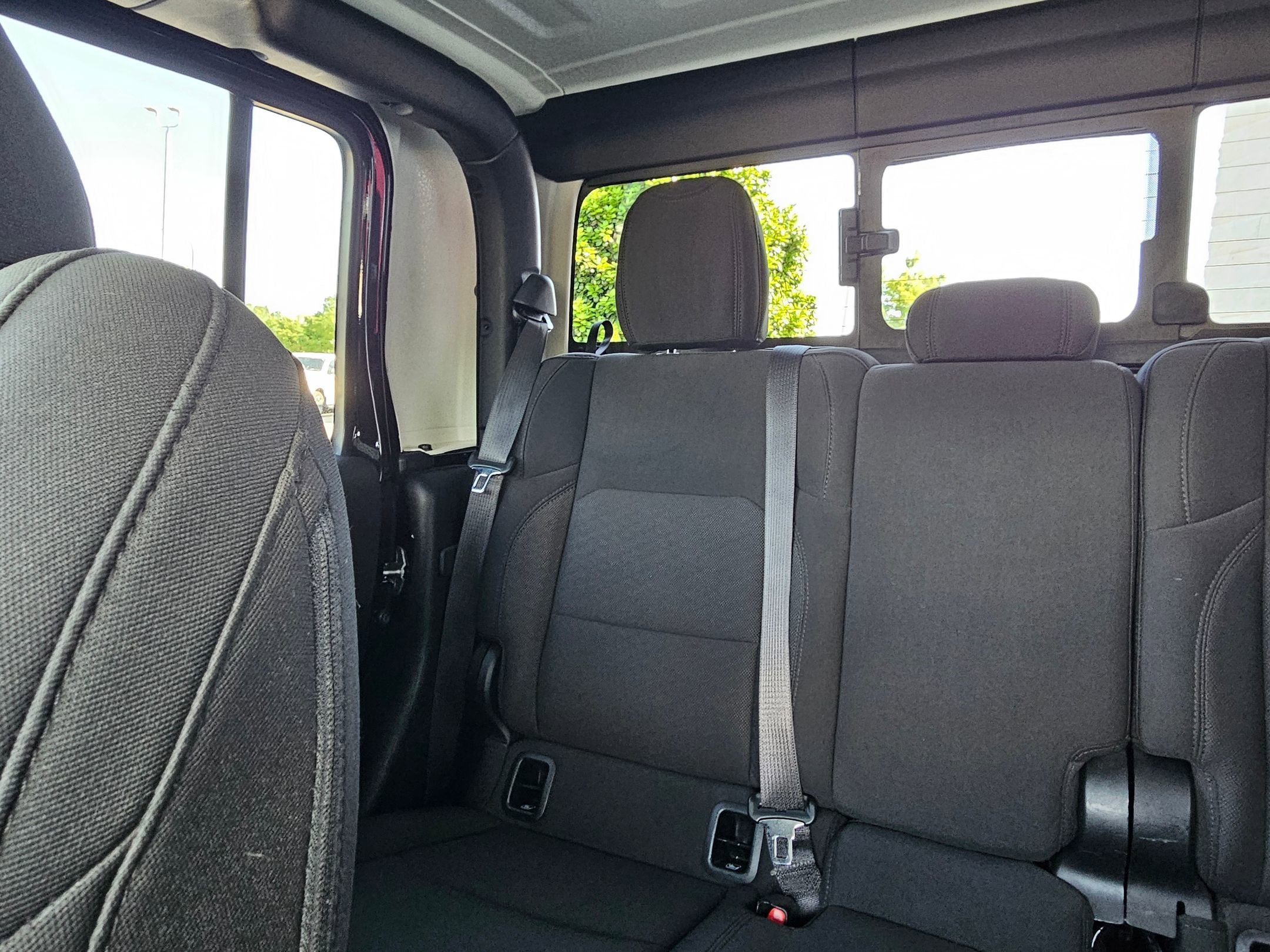 Used 2023 Black Clearcoat Jeep Overland image 25