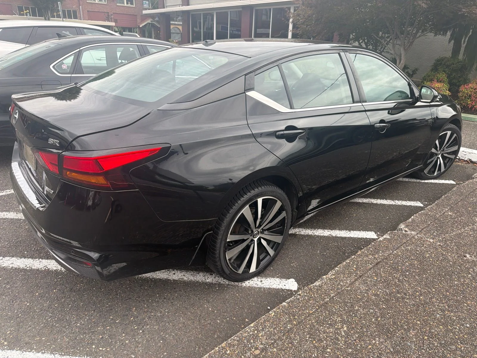 Used 2020 Super Black Nissan 2.5 SR image 3