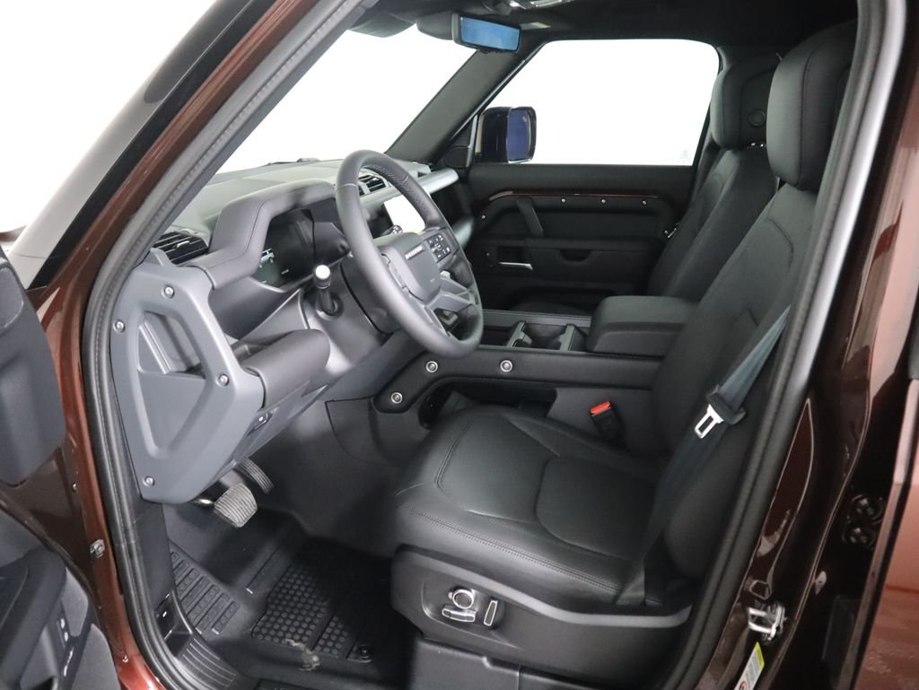 New 2026 Sedona Red Land Rover S image 21