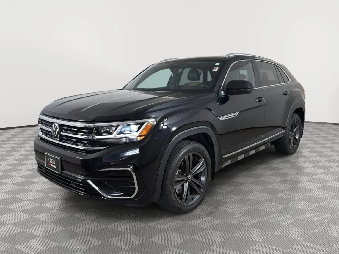 Used 2022 Deep Black Pearl Volkswagen 2.0T SEL R-Line image 11
