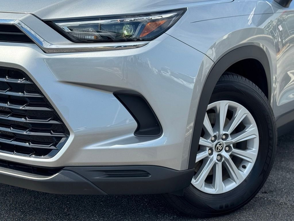 Used 2024 Silver Toyota XLE image 5