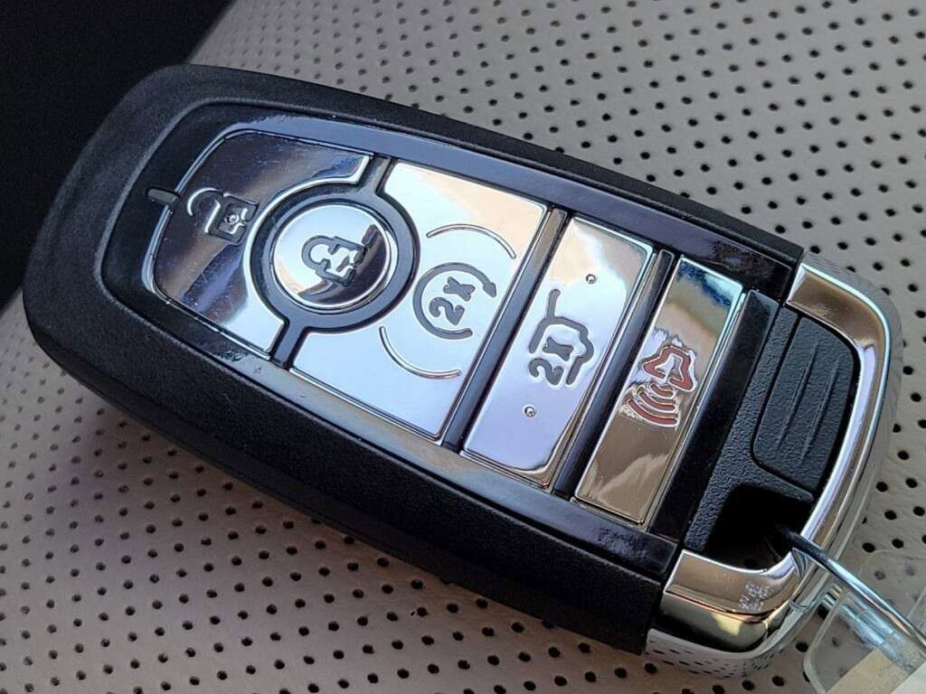 Used 2023 Black Metallic Lincoln Reserve image 37