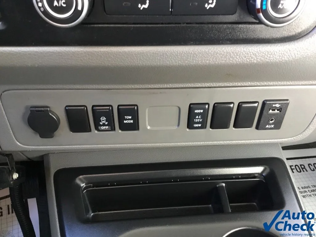 2015 Nissan NV Passenger SV - Photo 41