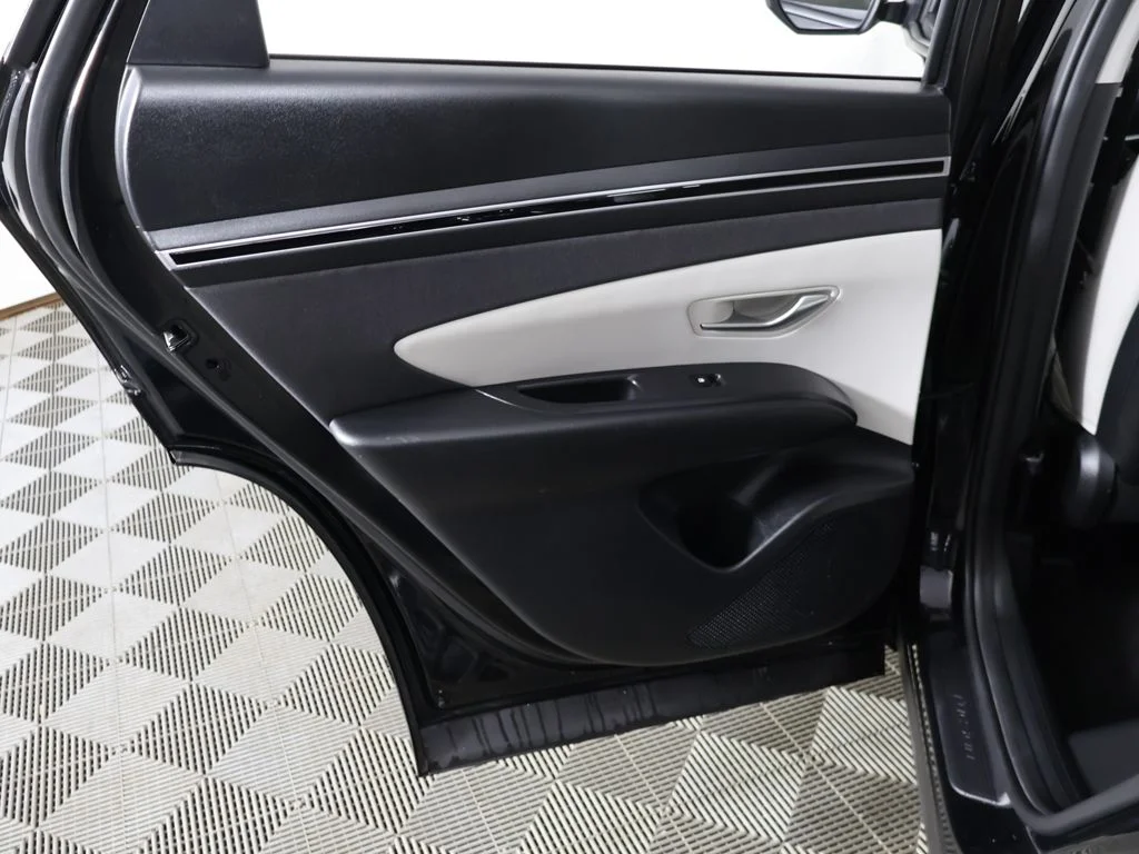 Used 2023 Phantom Black Hyundai SEL image 27