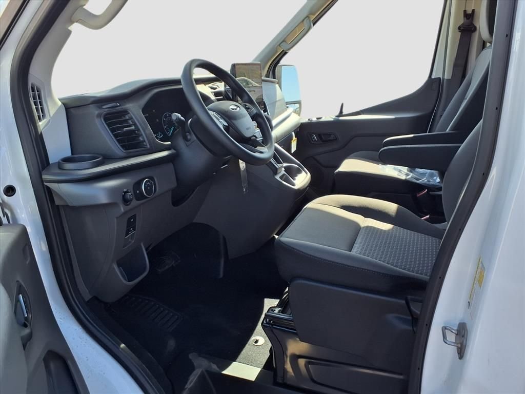 2025 Ford Transit Passenger Van XLT - Photo 17