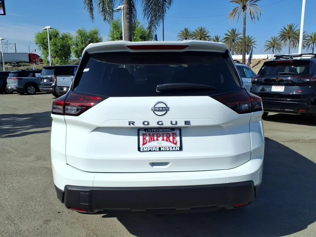 New 2026 Glacier White Nissan S image 3