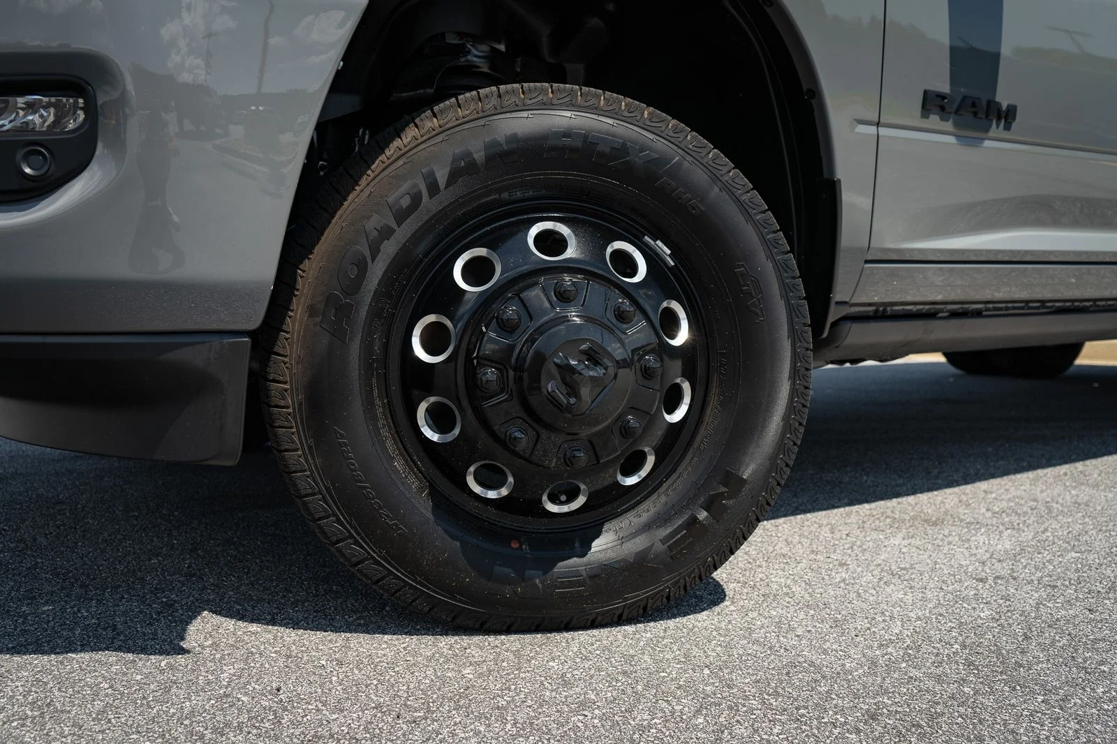 New 2026 Ceramic Gray Clear-Coat Exterior Paint RAM Laramie image 7
