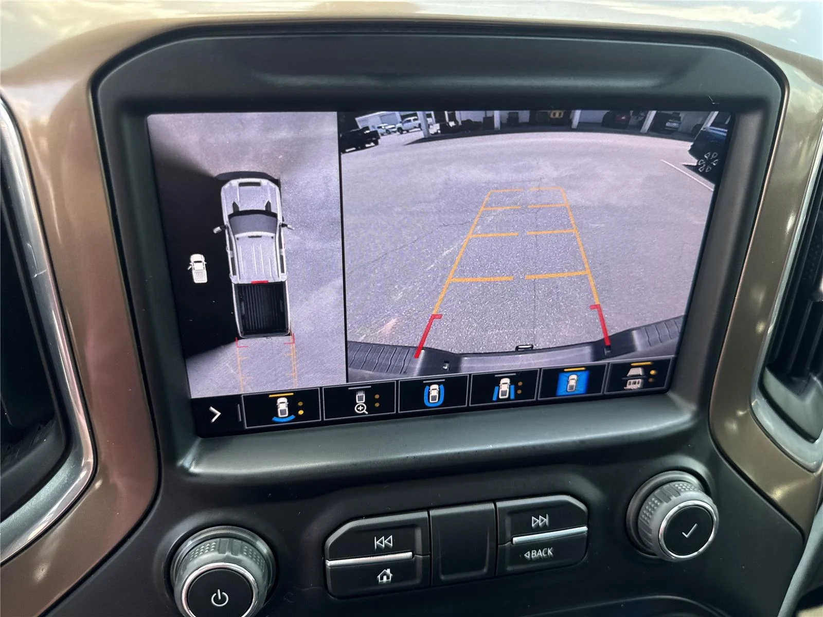 Used 2022 Black Chevrolet High Country image 28