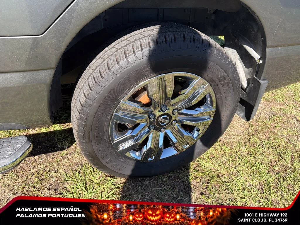 Used 2017  Nissan SV image 11