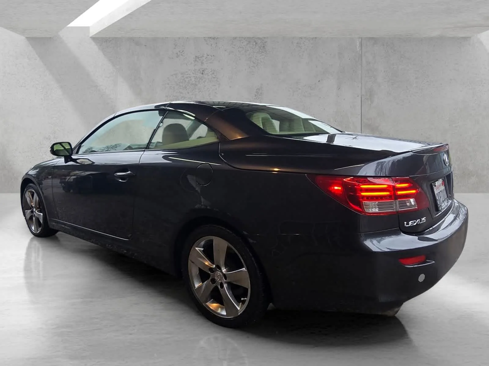 Used 2010  Lexus  image 6