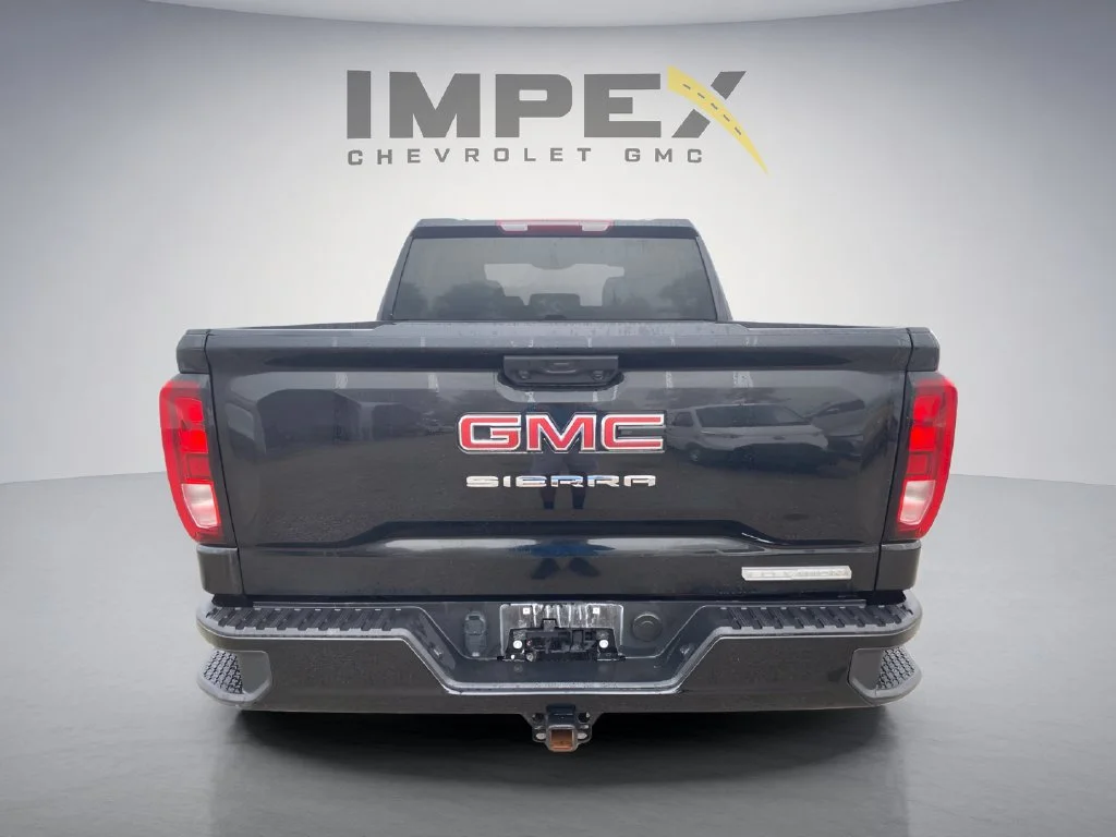 Used 2025 Onyx Black GMC Elevation image 4