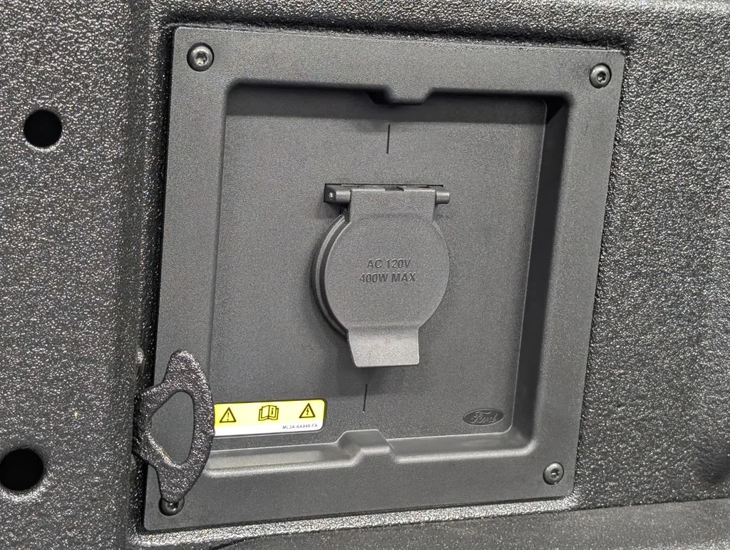 New 2026 Agate Black Metallic Ford XLT image 26