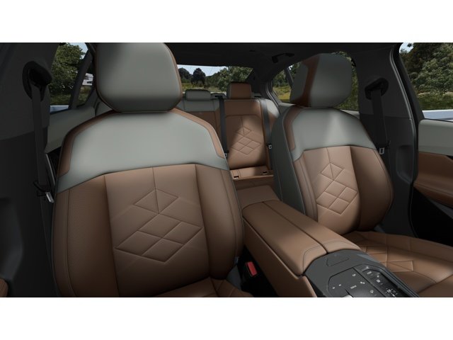 New 2027 Mineral White Metallic BMW 540i xDrive image 11