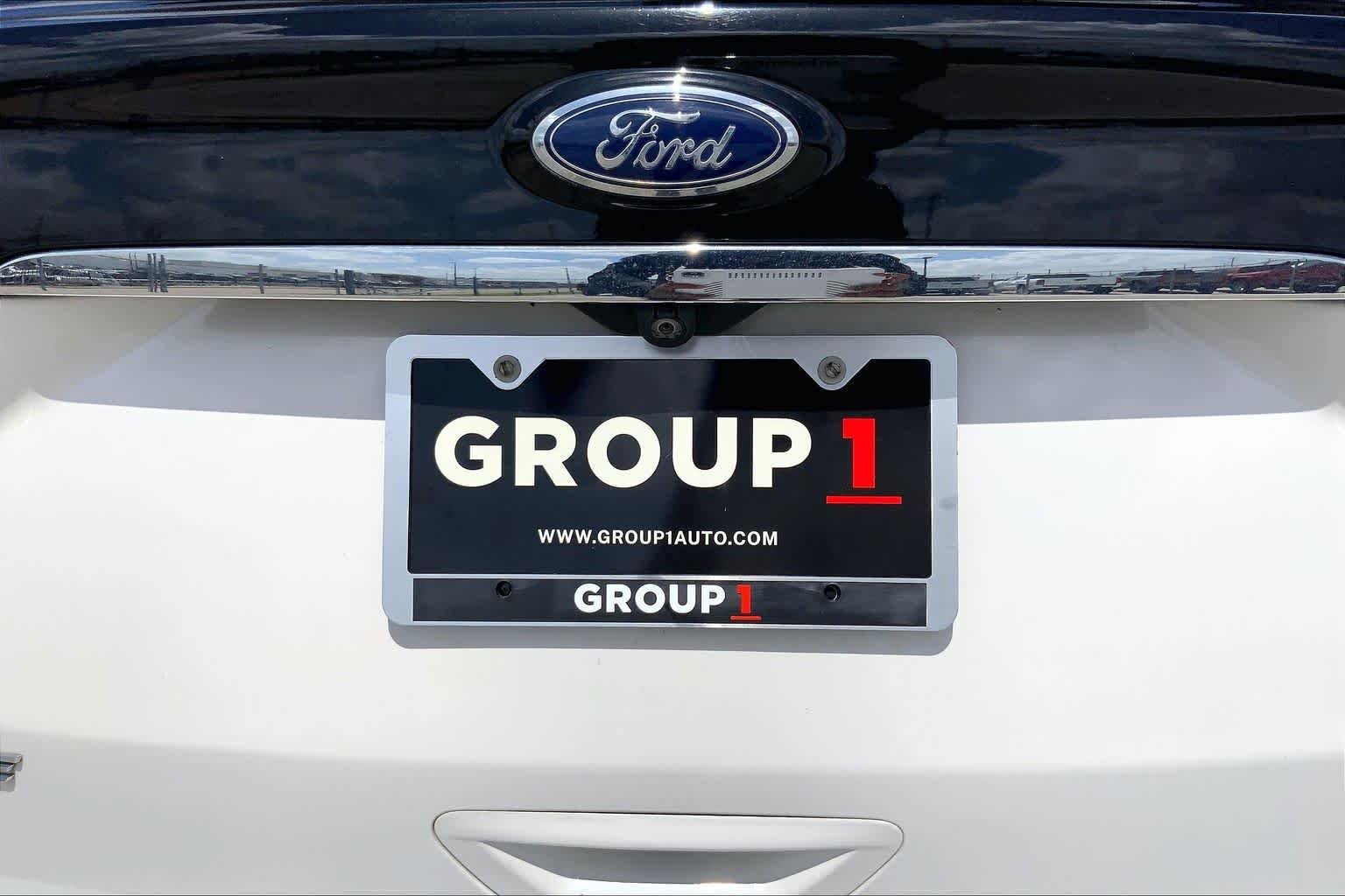 Used 2020 Star White Metallic Tri-Coat Ford SEL image 10