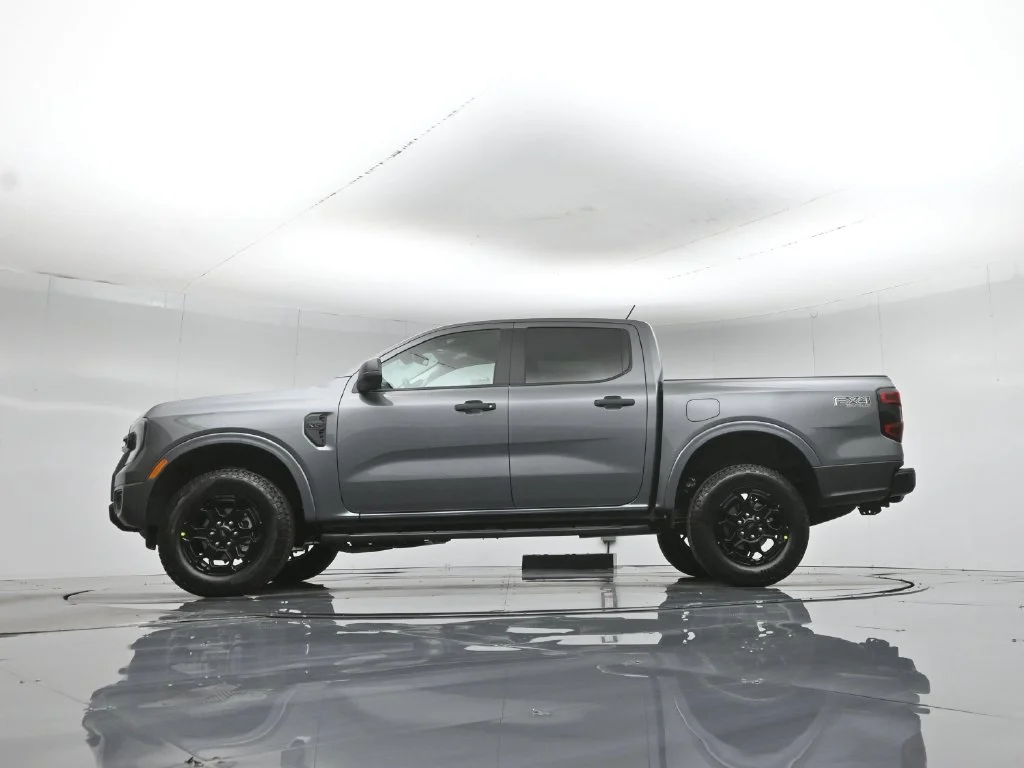 New 2026 Carbonized Gray Metallic Ford XLT image 7