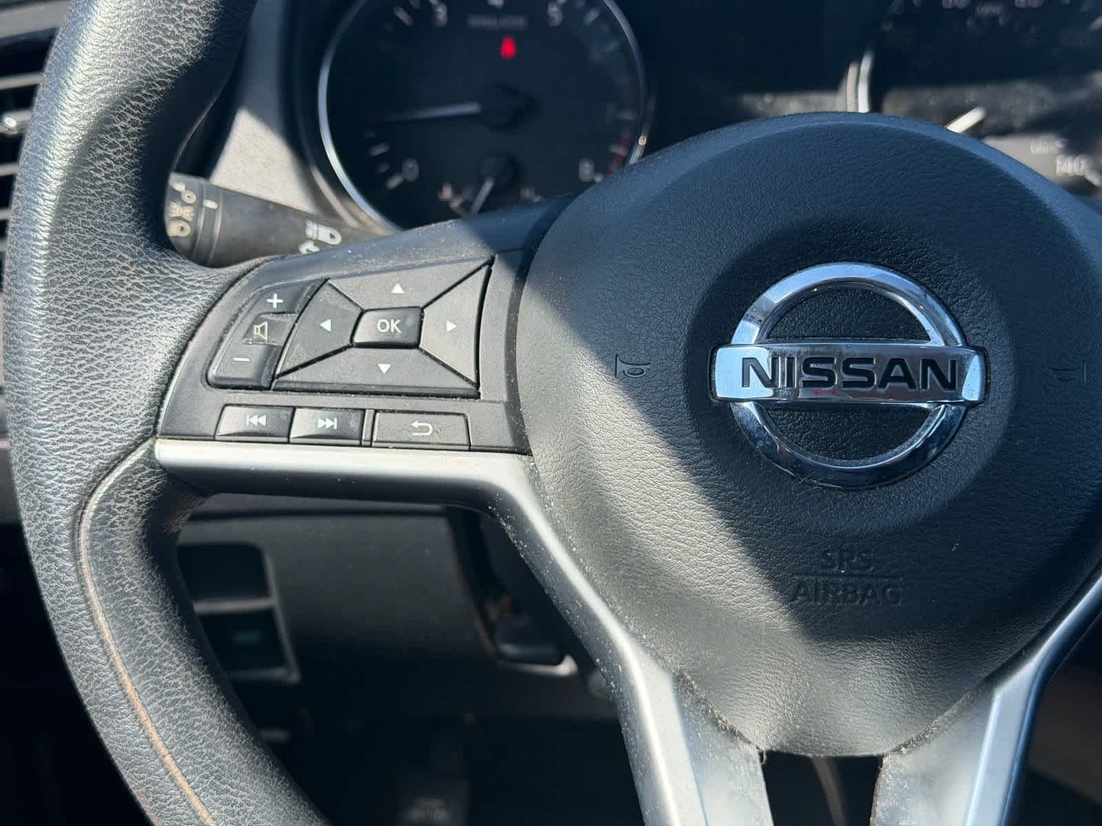 Used 2017 Caspian Blue Nissan S image 13