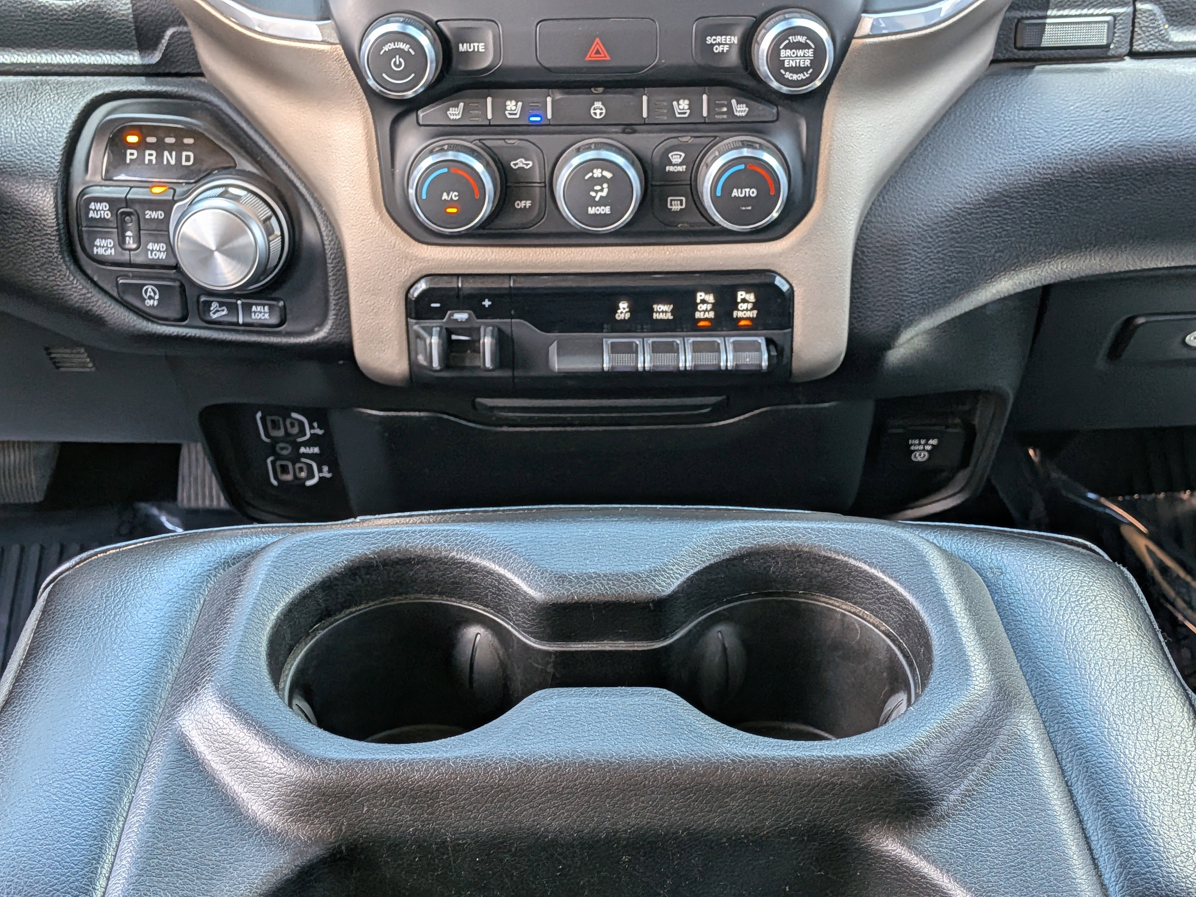2019 RAM Ram 1500 Pickup Laramie - Photo 19