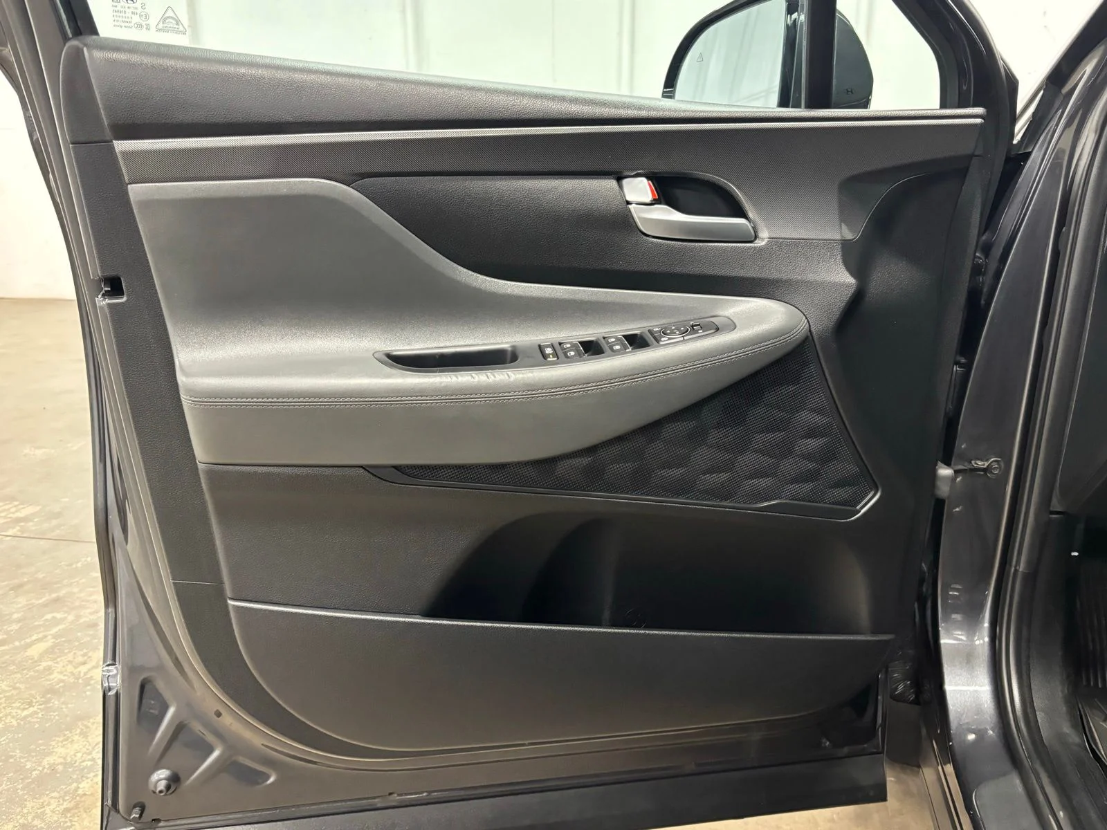 Used 2023 Gray Hyundai SEL image 17