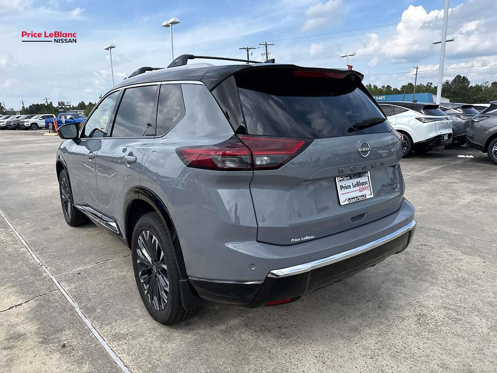 New 2026 Boulder Gray Pearl / Super Black Two-tone Nissan Platinum image 5
