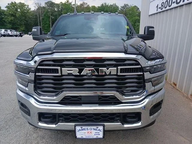 New 2026 Diamond Black Crystal Pearl-Coat Exterior Paint RAM TRADESMAN image 14