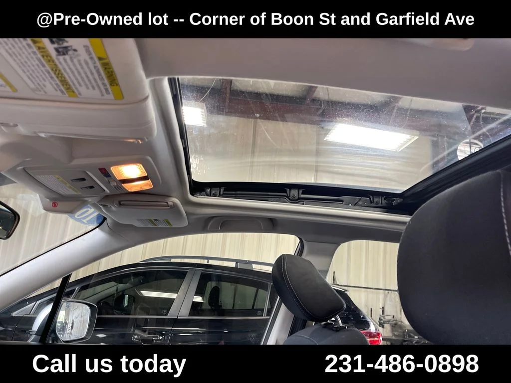 Used 2016 Silver Subaru 2.5i Premium image 13