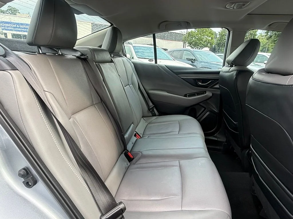 Used 2024 Ice Silver Metallic Subaru Limited image 31
