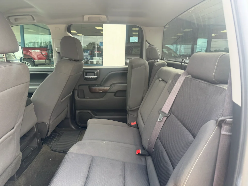 Used 2017 Summit White GMC SLE image 4