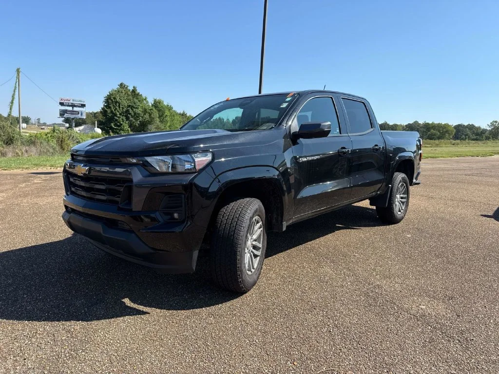 Used 2024 Black Chevrolet LT image 3