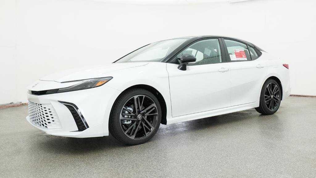 New 2026 Wind Chill Pearl with Midnight Black Metallic roof Toyota XSE image 6