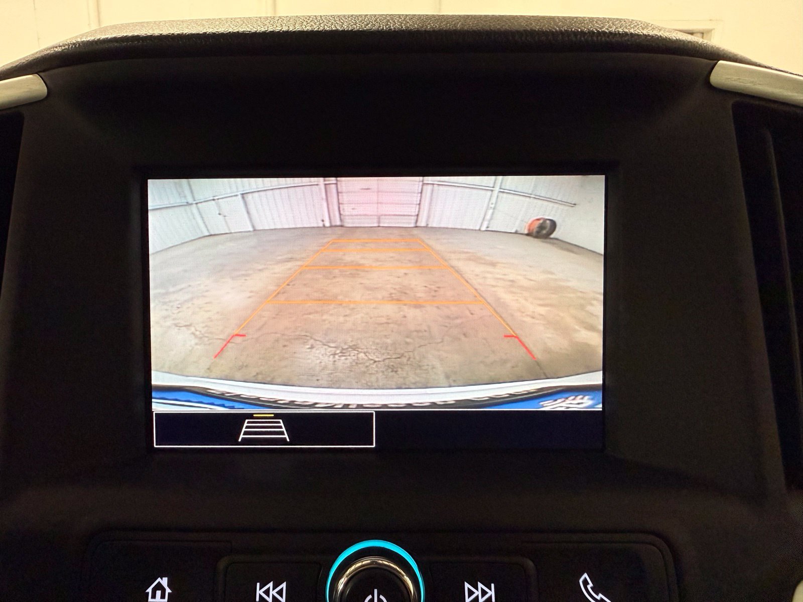 Used 2024 White GMC SLE image 13