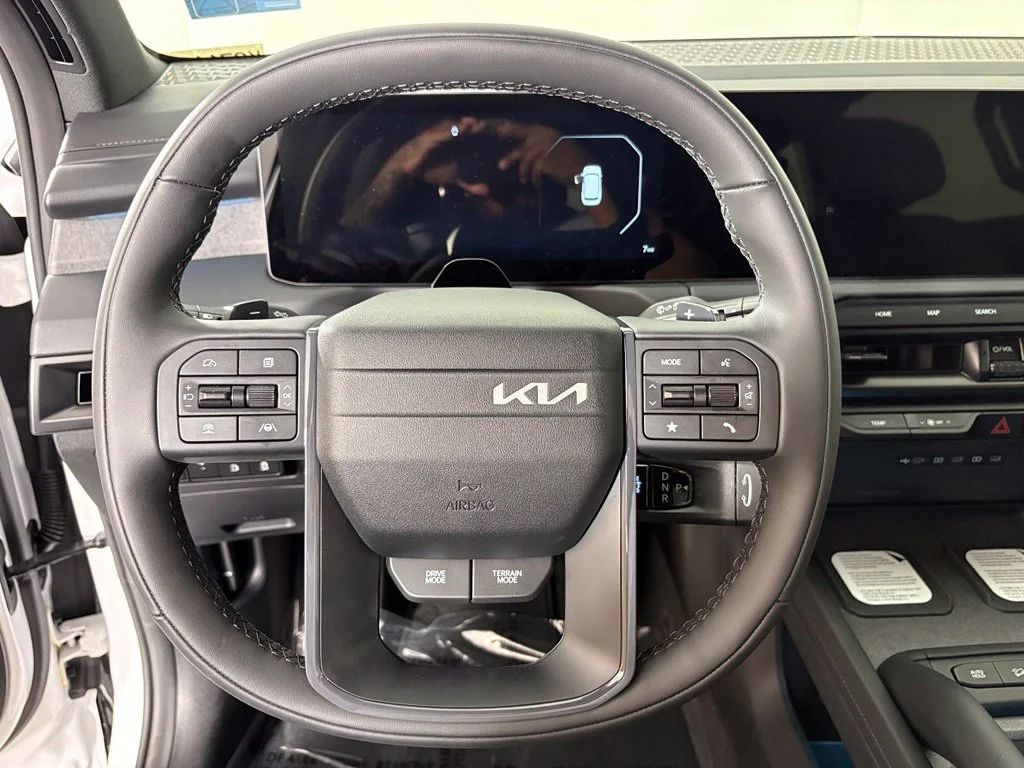 New 2027 Glacial White Pearl Kia X-Line SX image 25