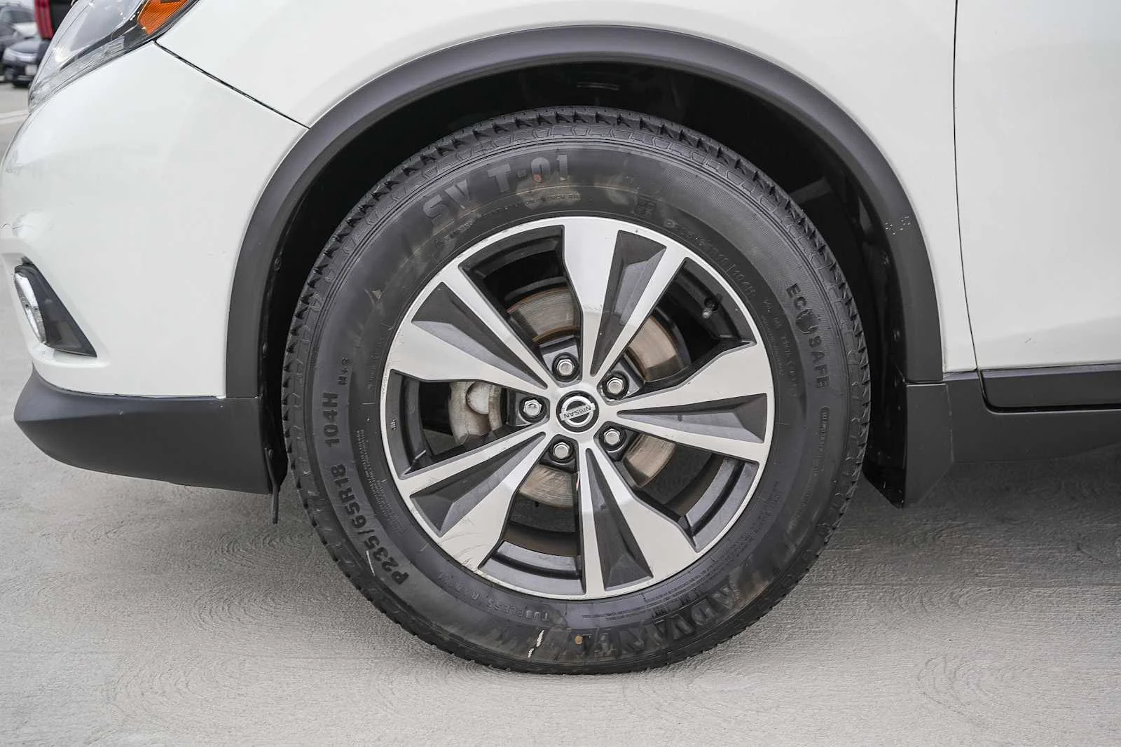Used 2016 Glacier White Nissan S image 11