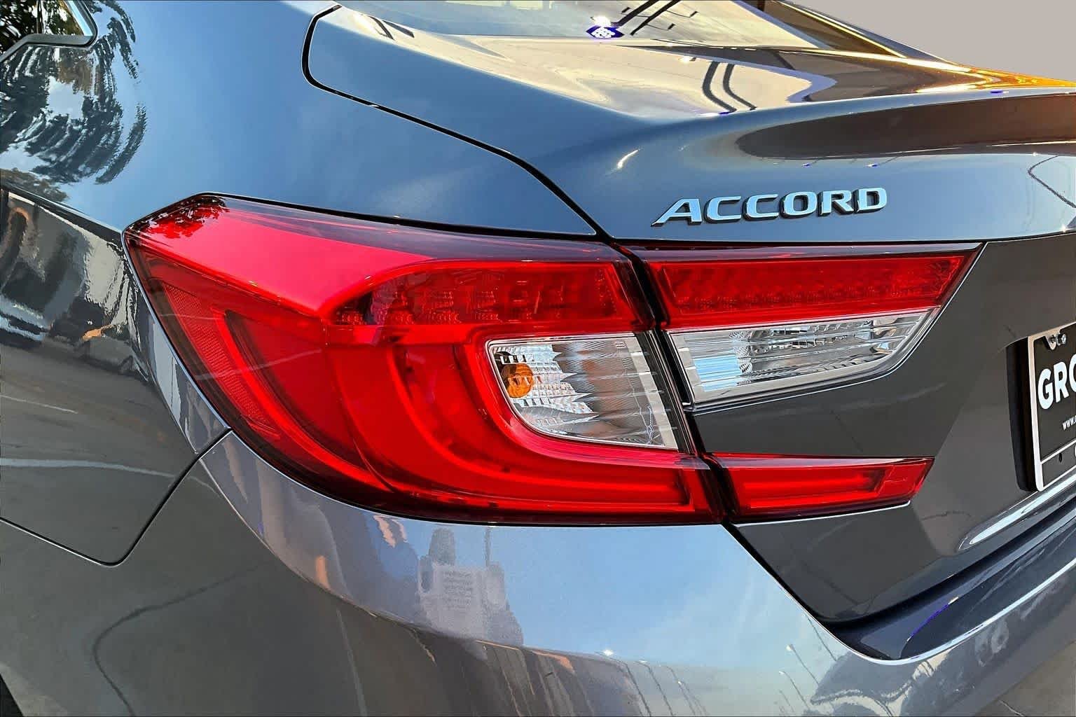 Used 2020 Modern Steel Metallic Honda LX image 26