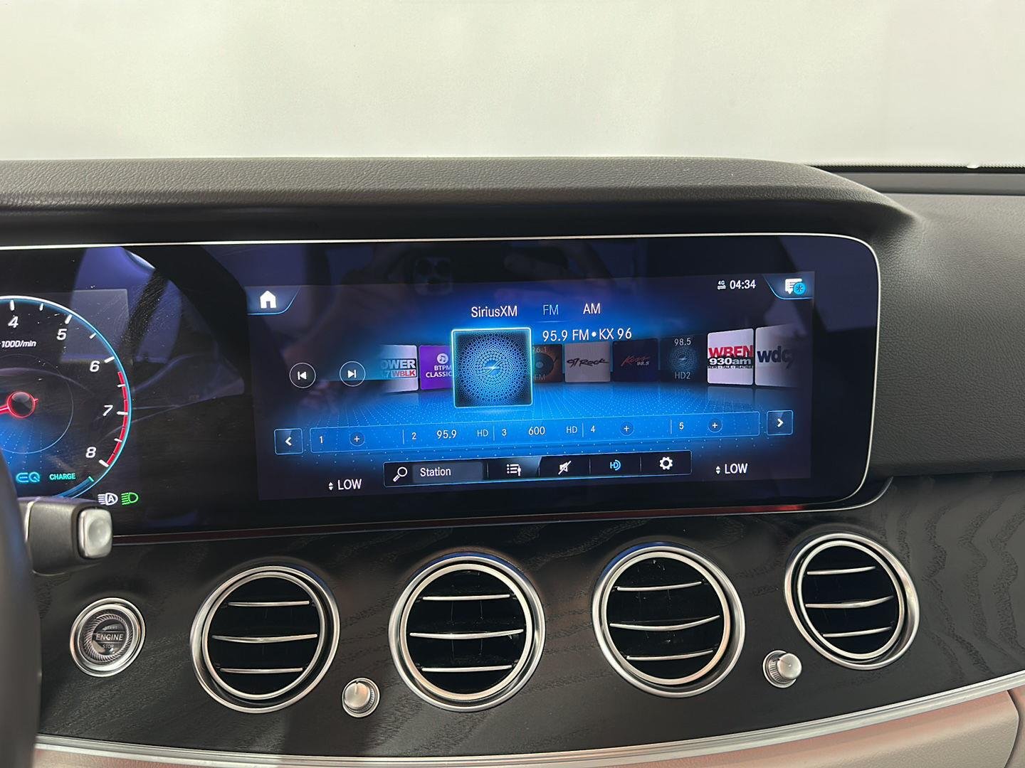Used 2023 MANUFAKTUR Selenite Gray Magno Mercedes-Benz E 450 image 16