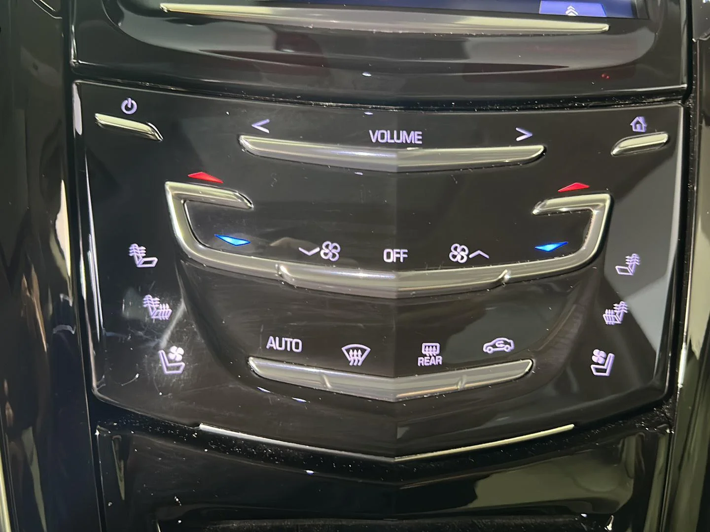 Used 2020 Shadow Metallic Cadillac Premium Luxury image 25