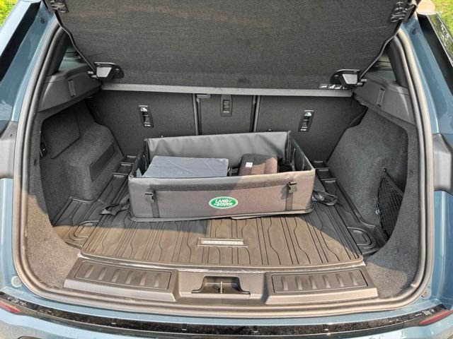 New 2026 Tribeca Blue Land Rover S image 10