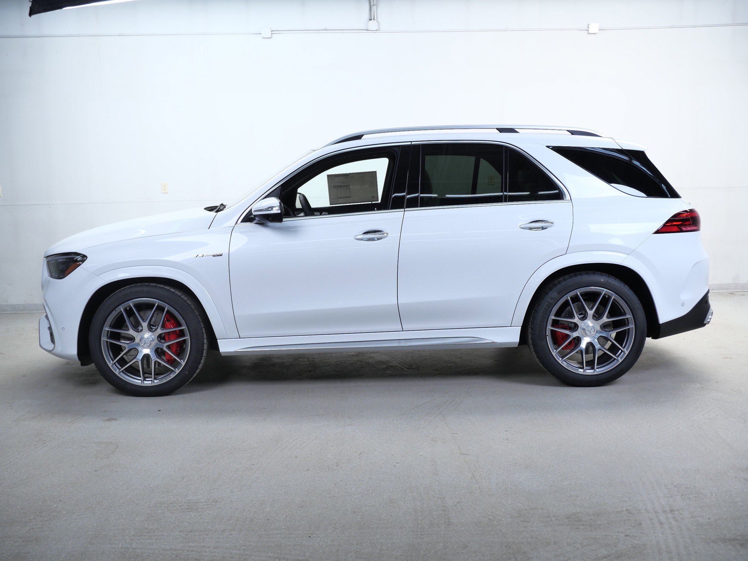 New 2026 MANUFAKTUR Moonlight White Metallic Mercedes-Benz AMG® GLE 63 S 4MATIC+ SUV image 5