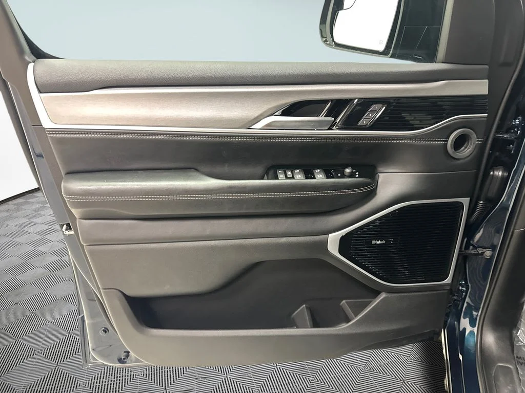 New 2026 Fathom Blue Pearl-Coat Exterior Paint (Late Availability) Jeep Limited Altitude image 19