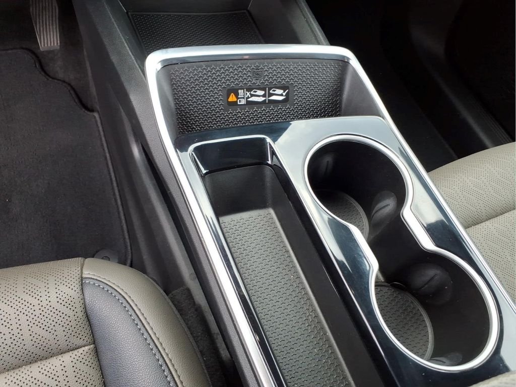 Used 2025 Black Chevrolet LT image 27