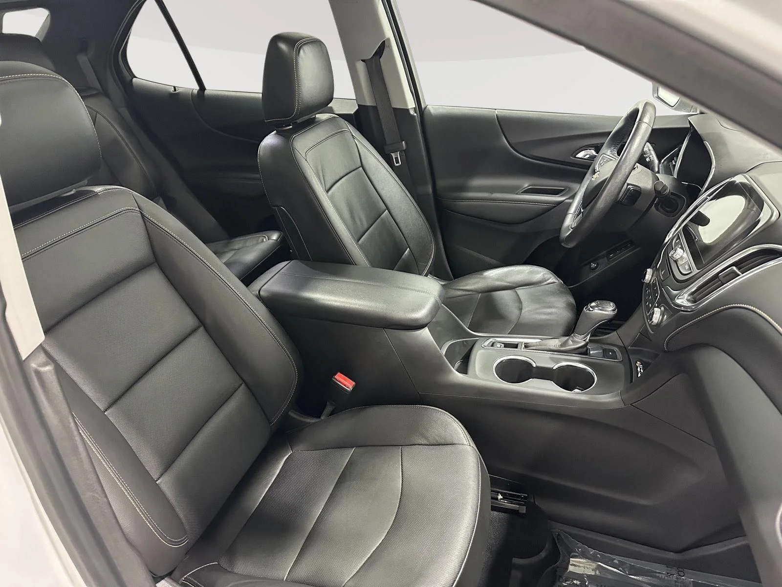 Used 2021 SUMMIT WHITE Chevrolet Premier image 26