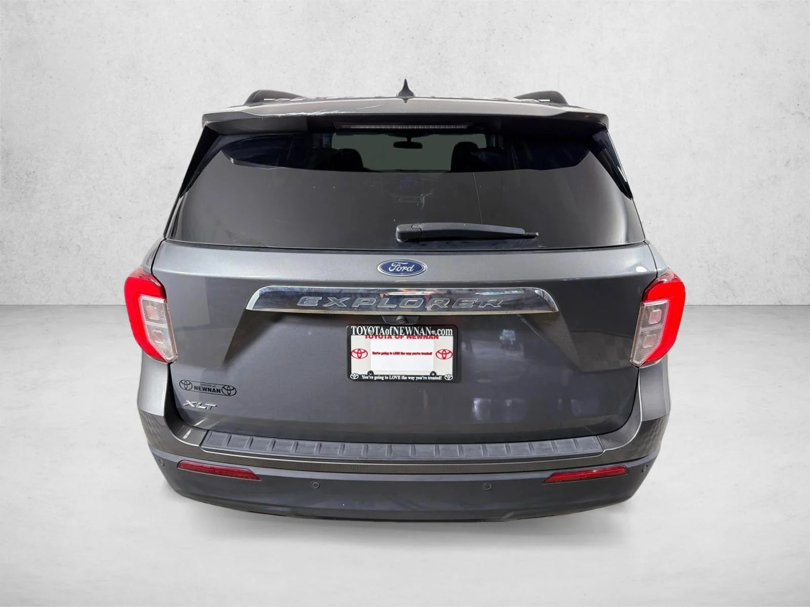 Used 2023 Carbonized Gray Metallic Ford XLT image 4