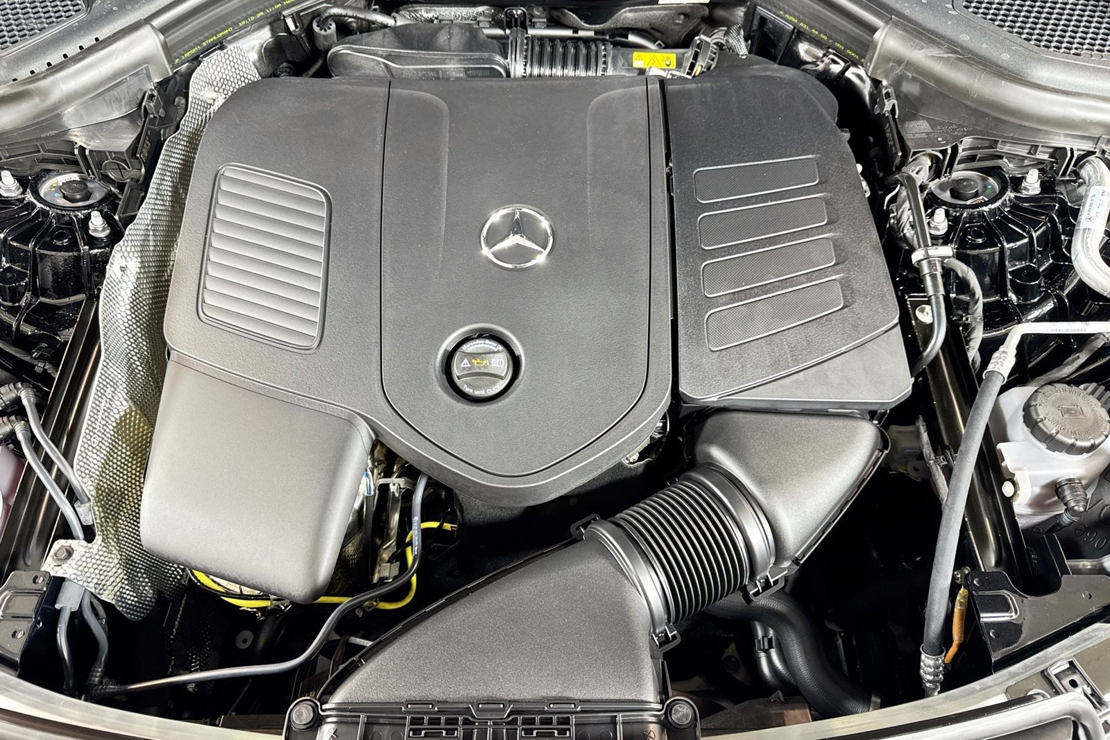 New 2026 Black Mercedes-Benz GLC 300 image 28