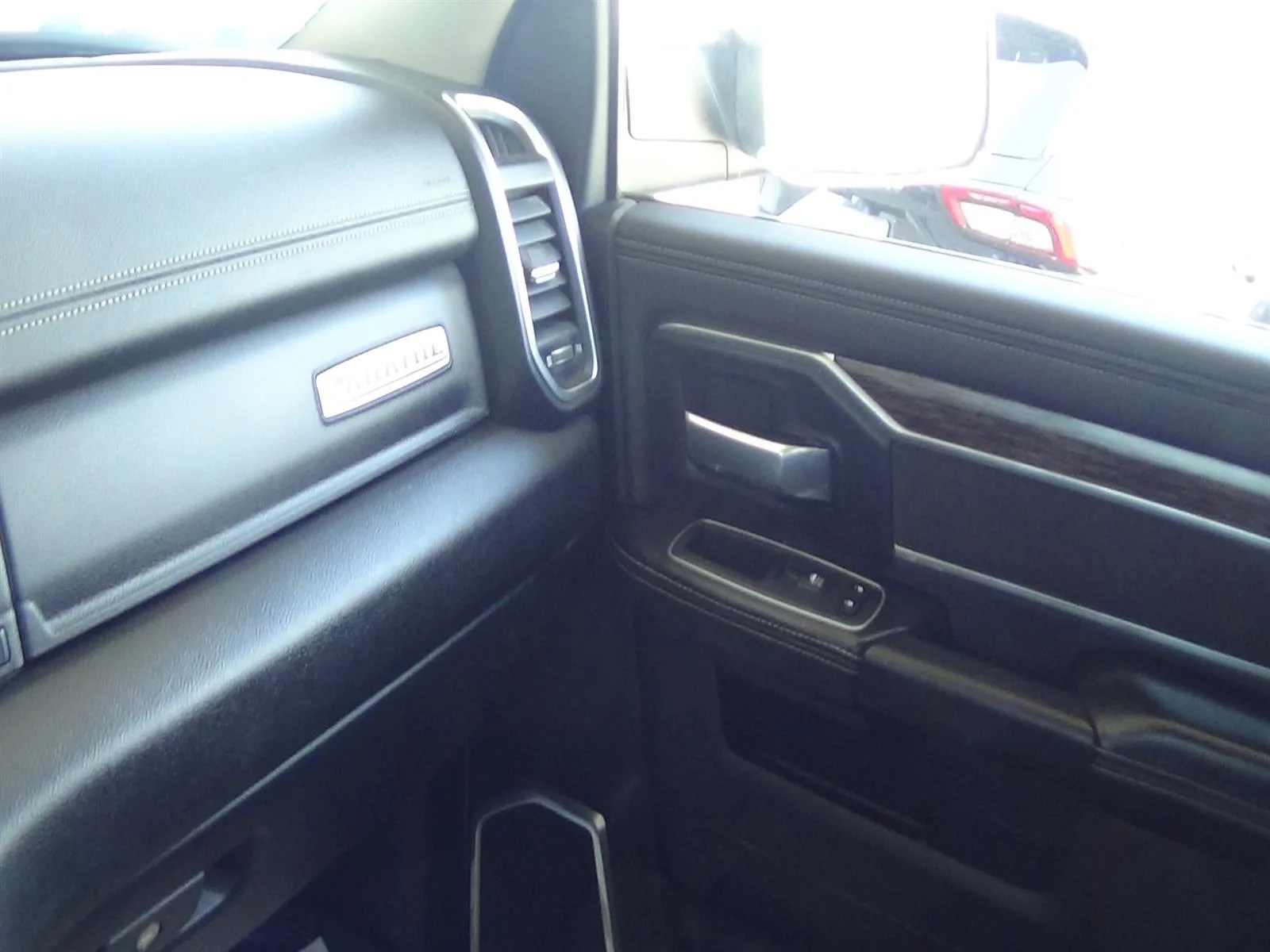 Certified Used 2021 Granite Crystal Metallic Clear Coat (pau) RAM Laramie image 28