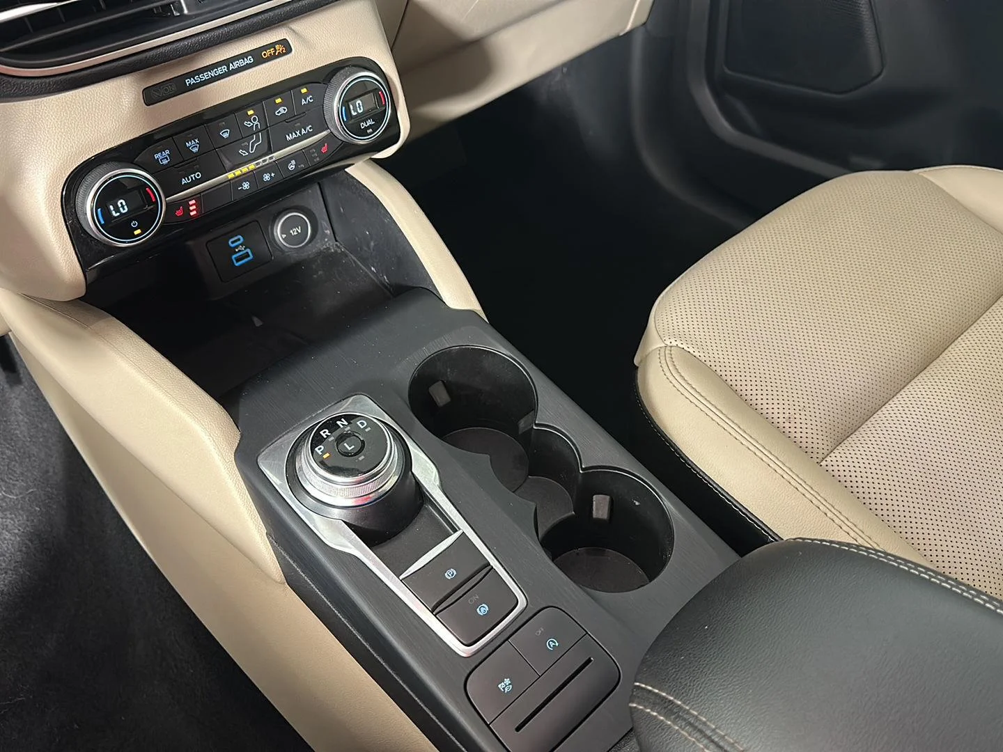 Used 2021 Desert Gold Ford SEL image 24