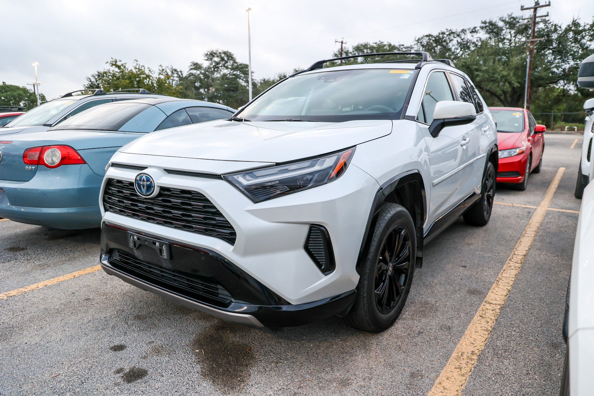 Used 2024 WIND CHILL PEARL Toyota Hybrid SE image 1