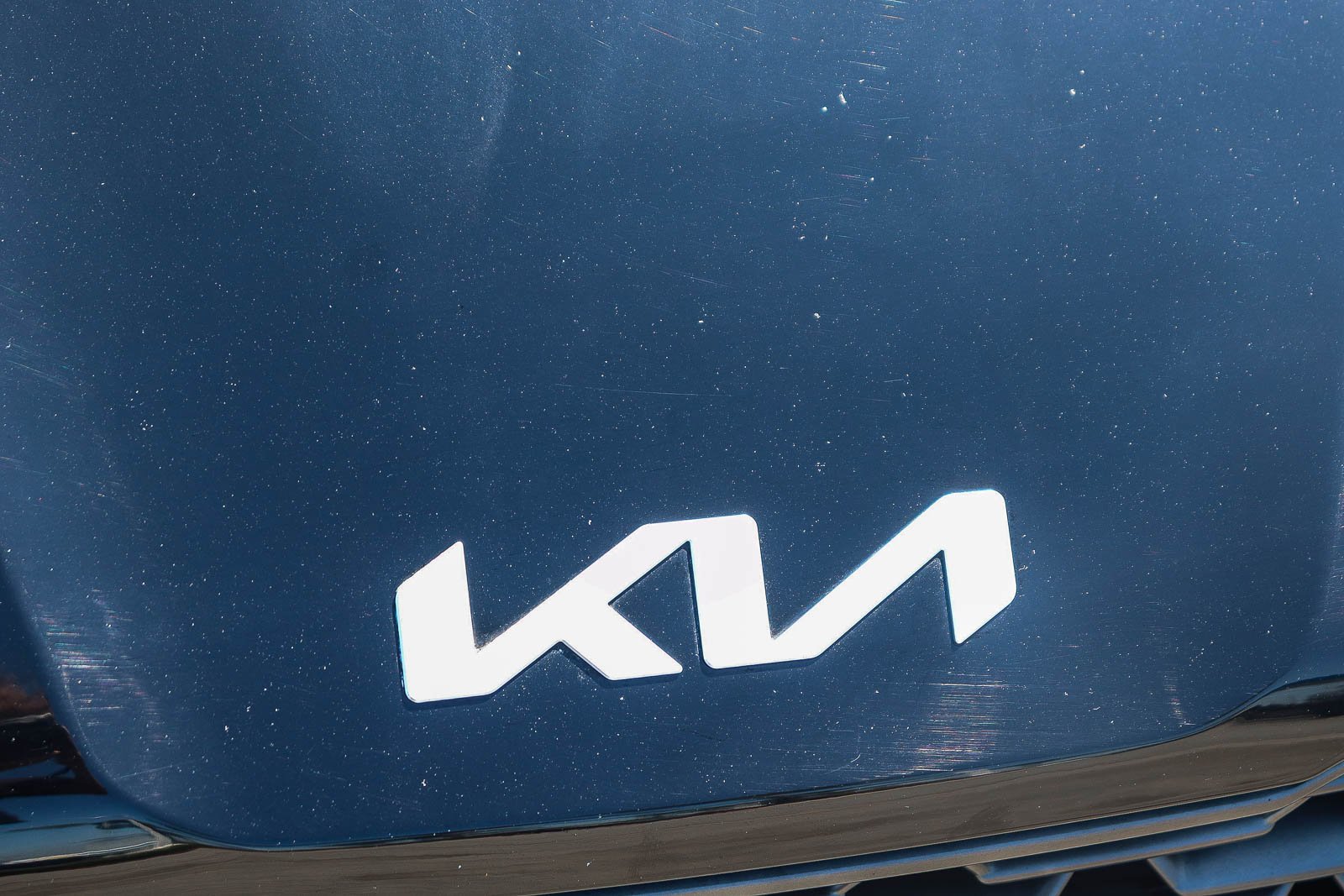 Used 2022 Ebony Black Kia EX image 4