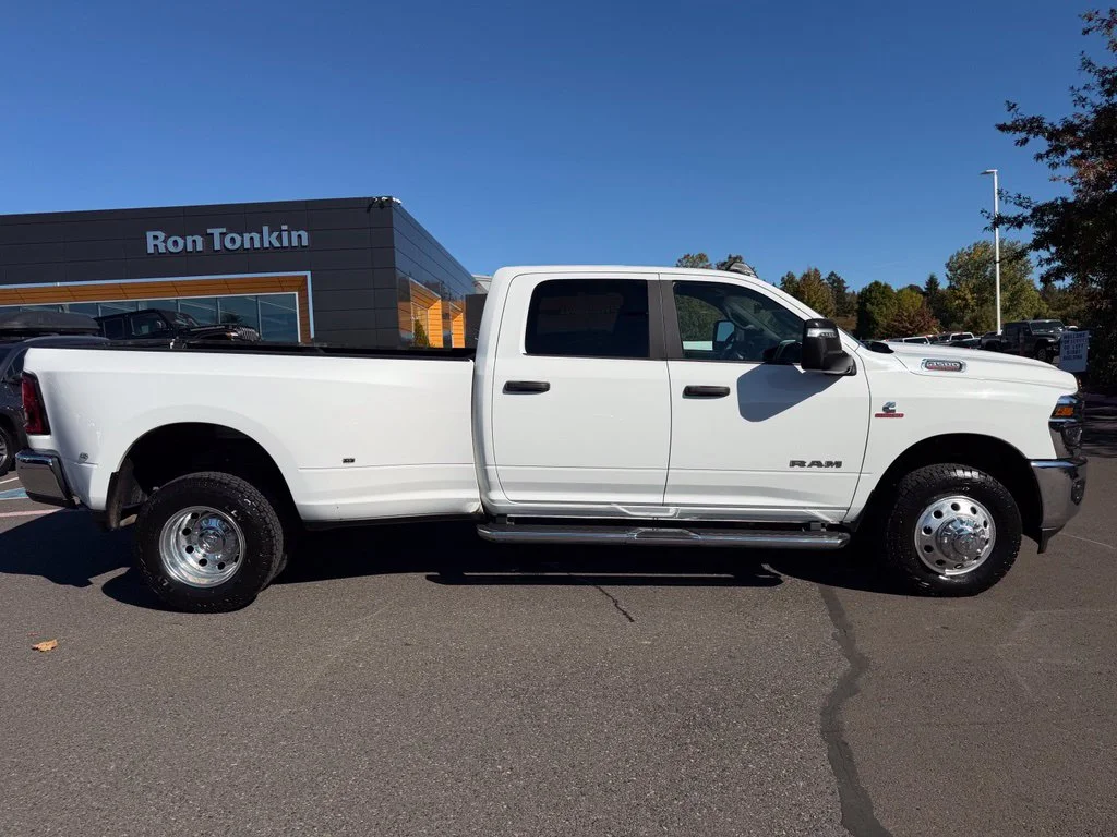 Used 2026 White Ram Big Horn image 8