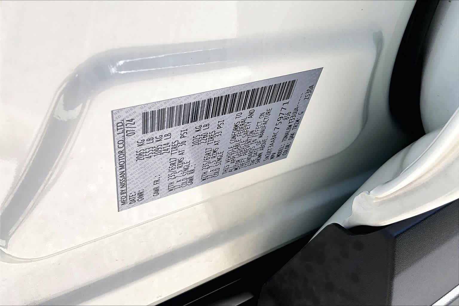 Used 2024 Glacier White Nissan S image 36