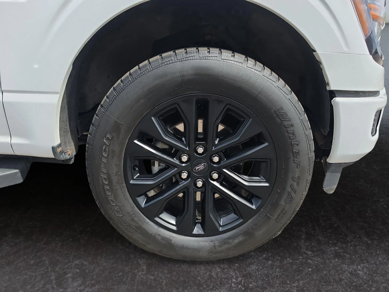 Used 2024 Oxford White Ford XLT image 29