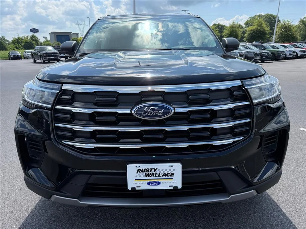 Used 2025 Black Ford Active image 3